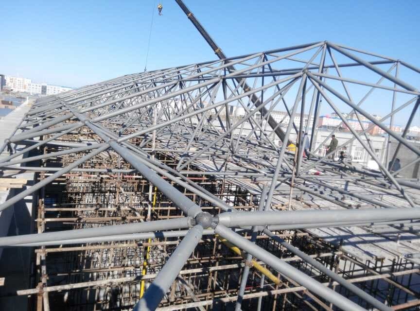 澳门商贸城屋顶网架工程